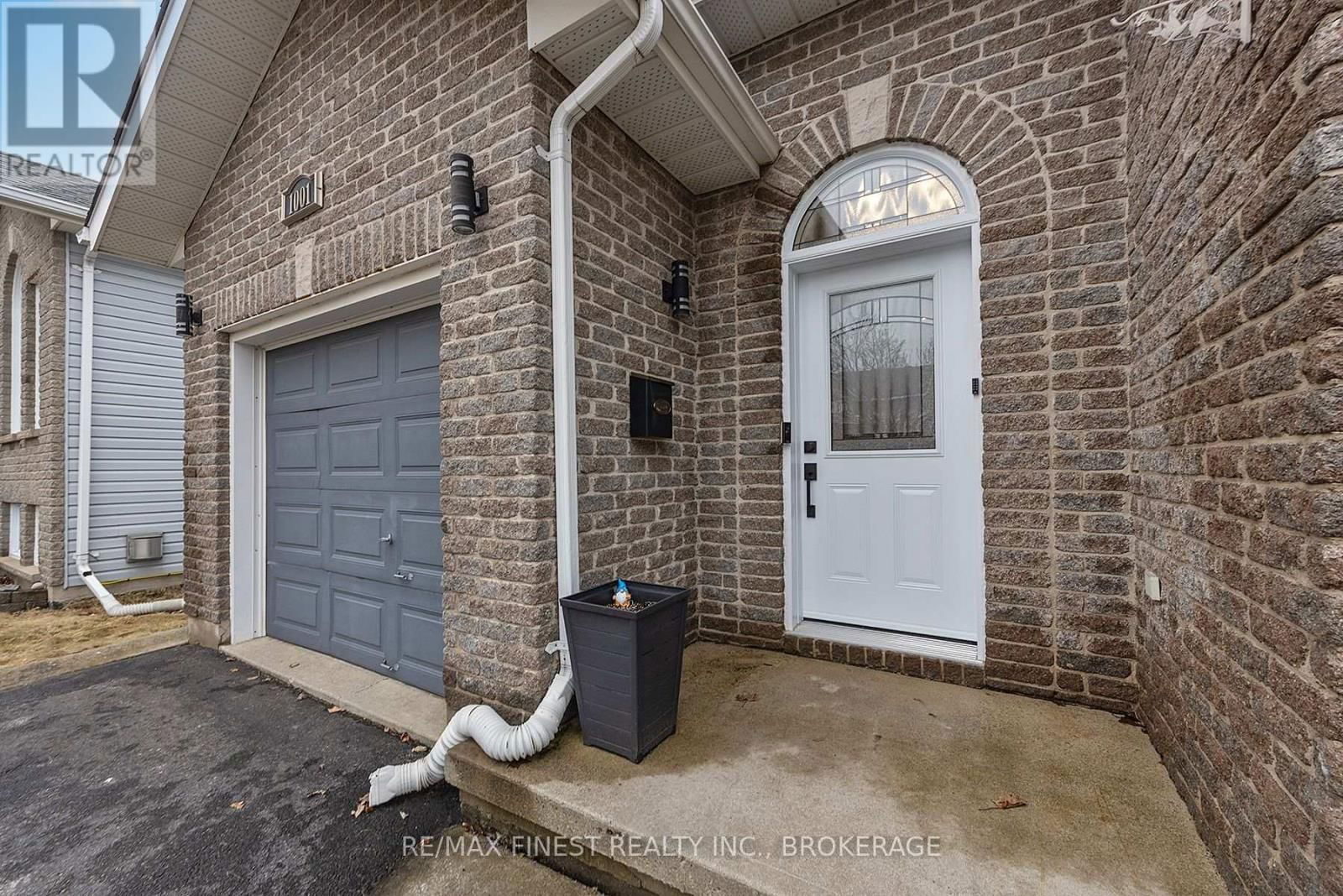 1001 BLUFFWOOD AVENUE Image 3