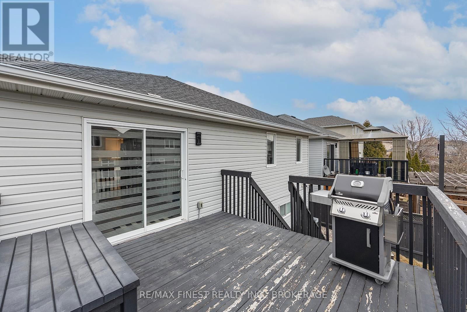 1001 BLUFFWOOD AVENUE Image 40