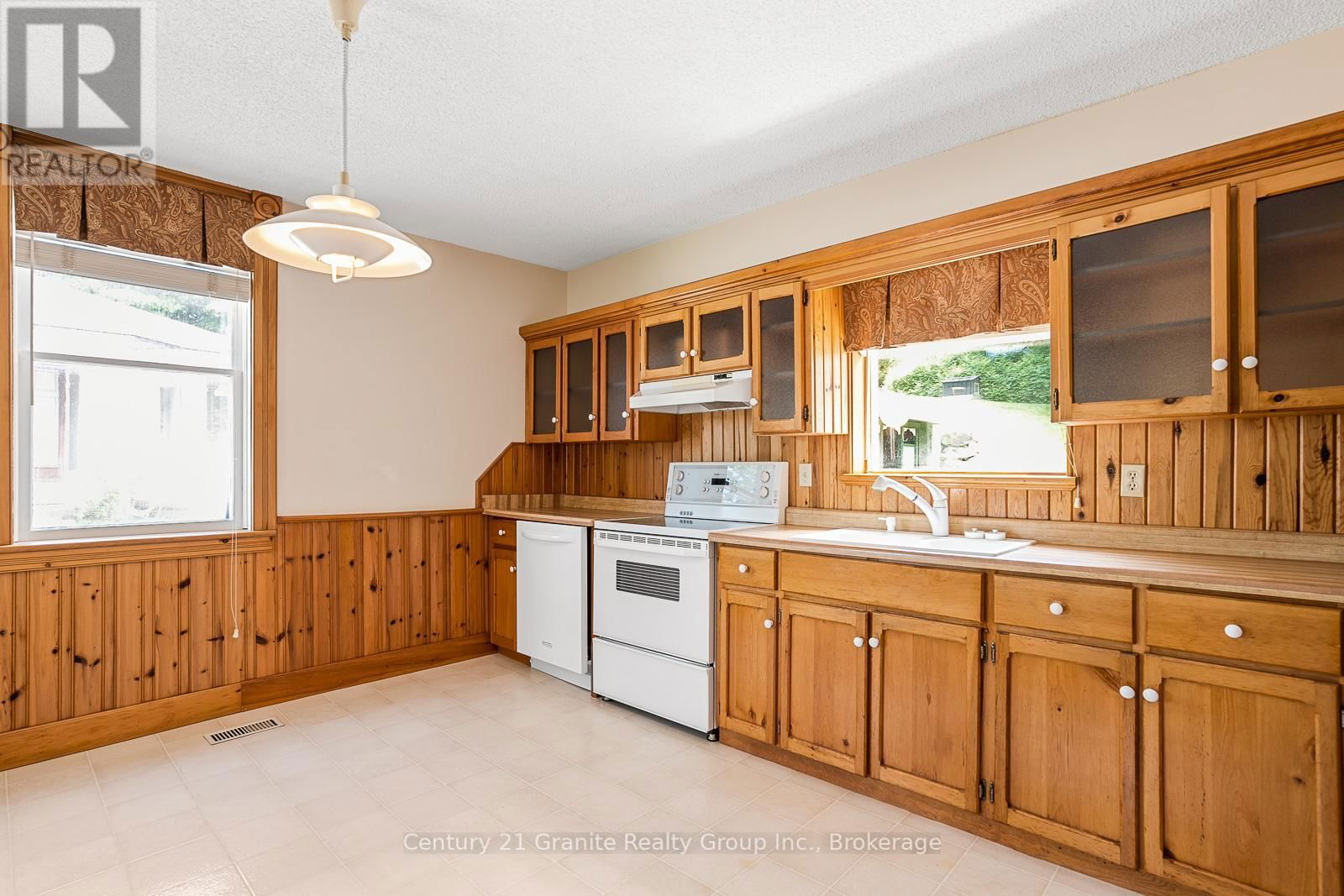 134 HIGHLAND STREET Image 16