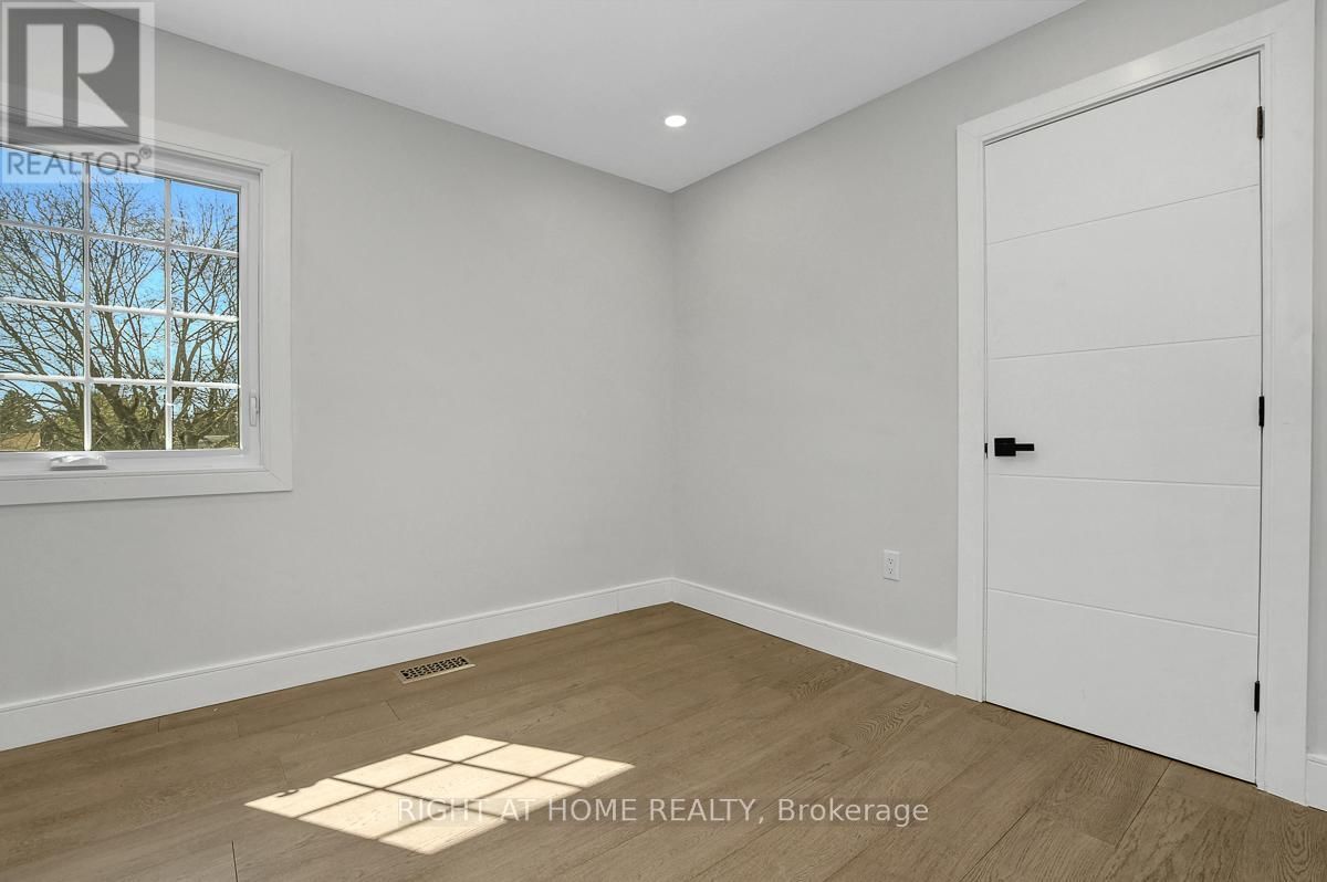 81 CANTER BOULEVARD Image 36