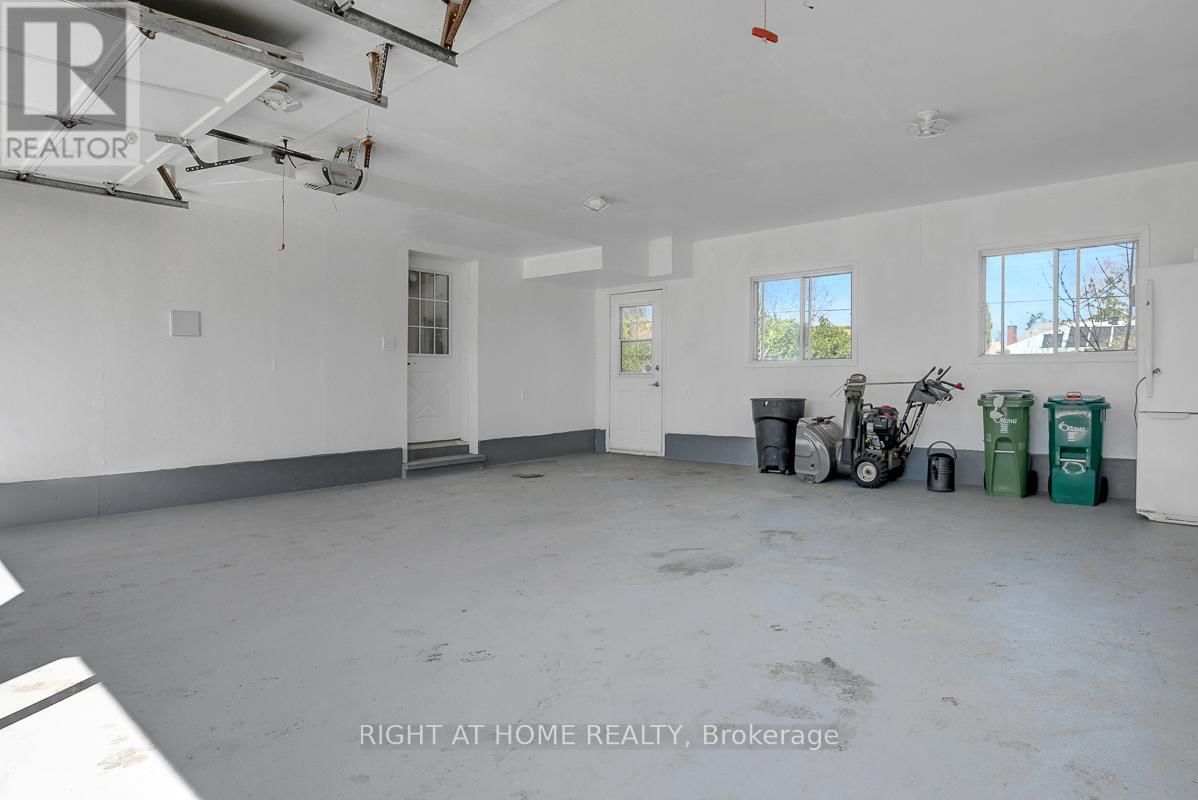 81 CANTER BOULEVARD Image 46
