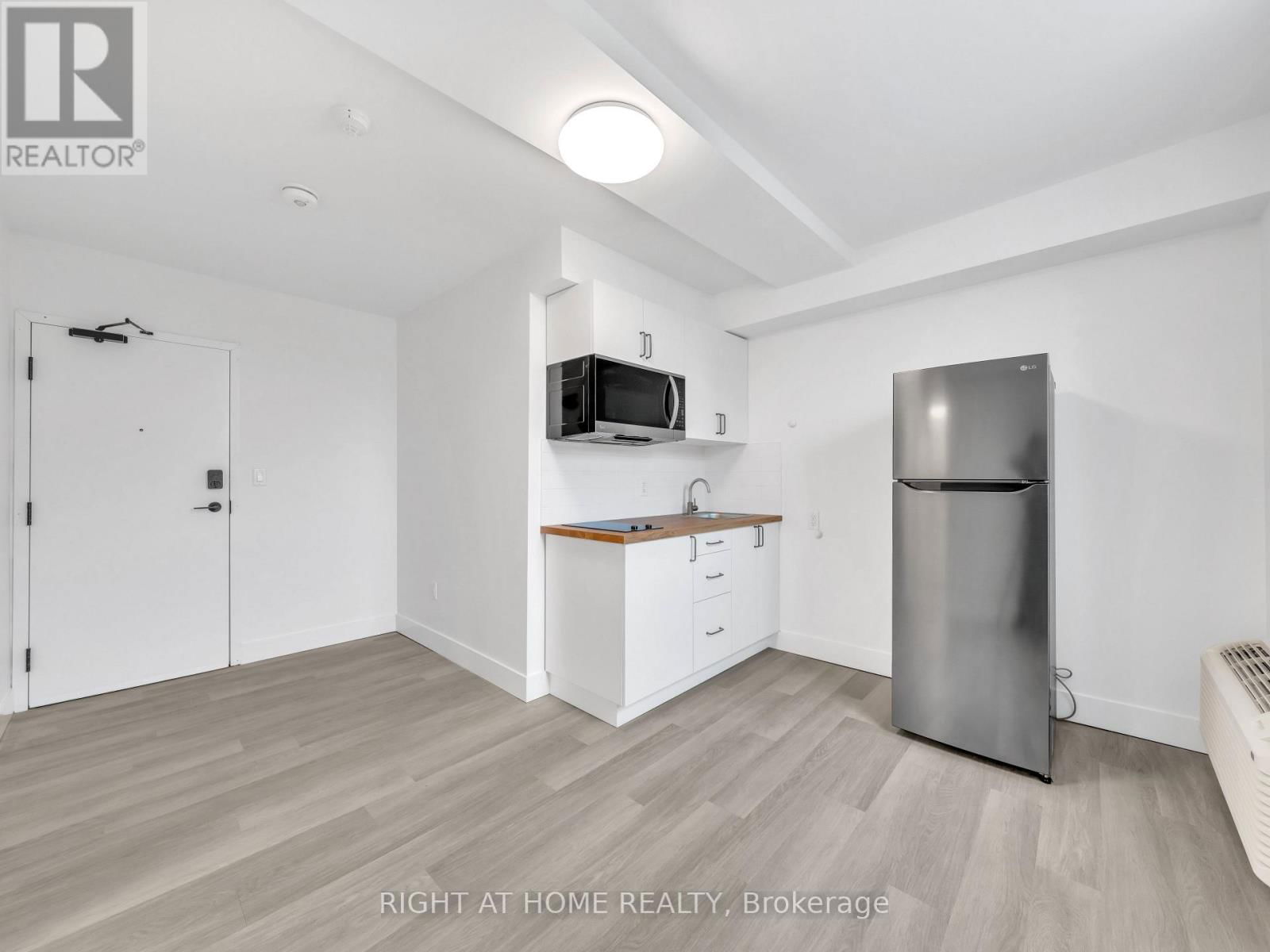 206 - 1804 DROUILLARD ROAD Image 3
