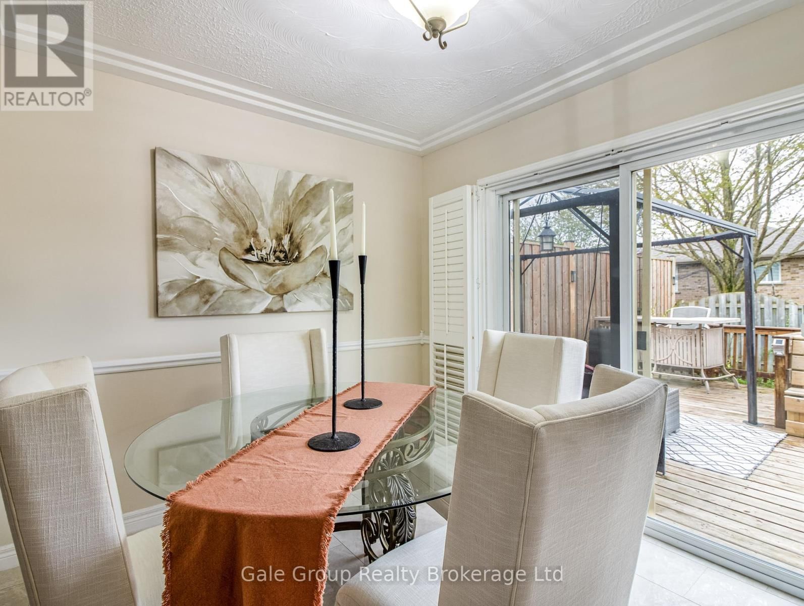 599 LANSDOWNE AVENUE Image 11