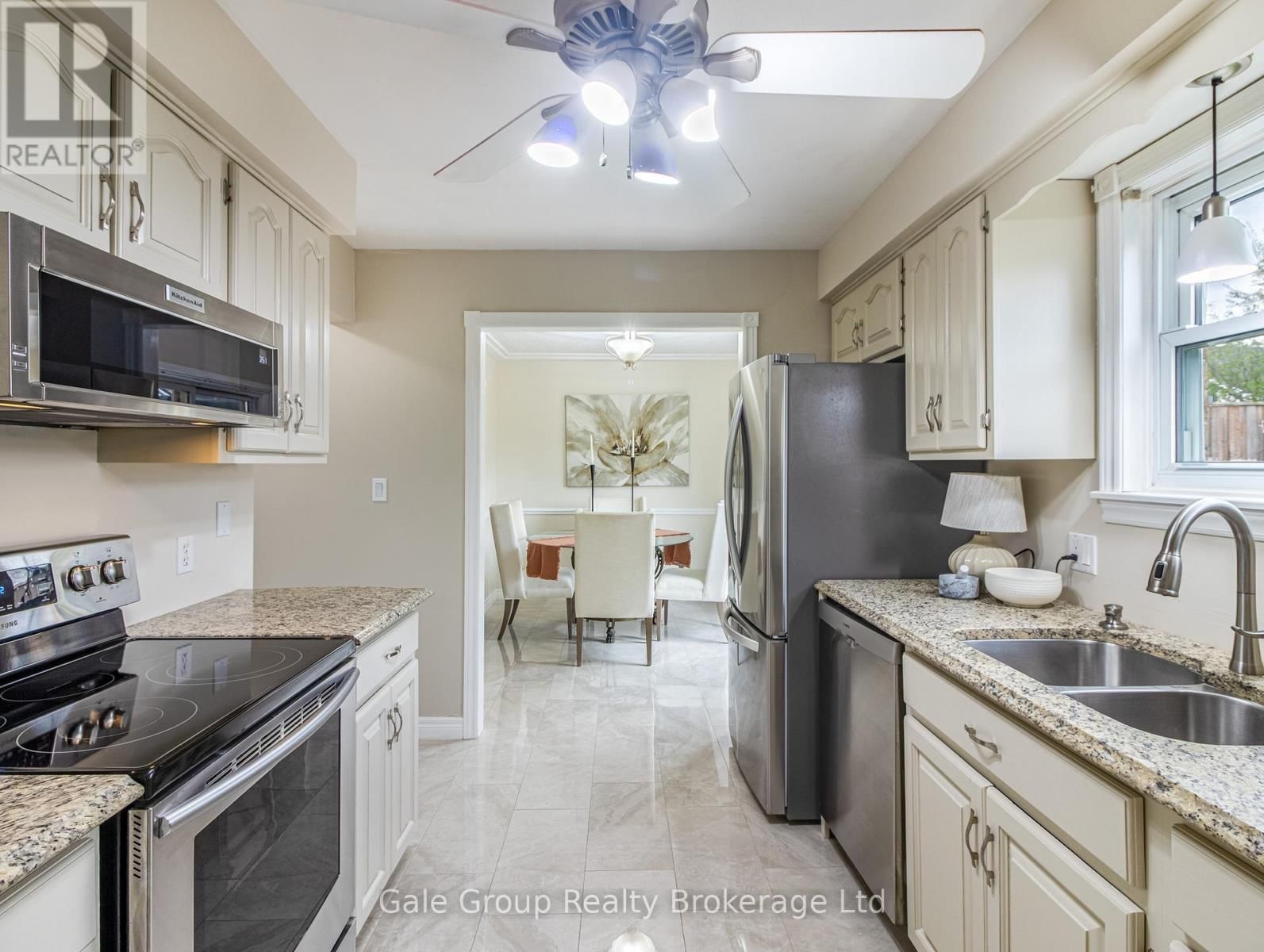 599 LANSDOWNE AVENUE Image 14