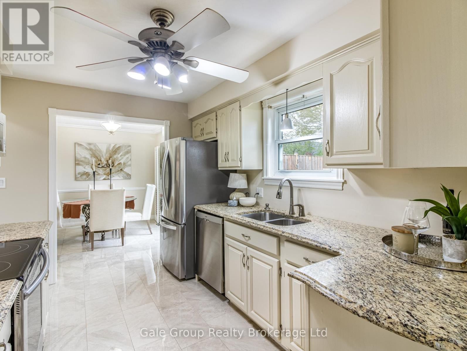 599 LANSDOWNE AVENUE Image 15