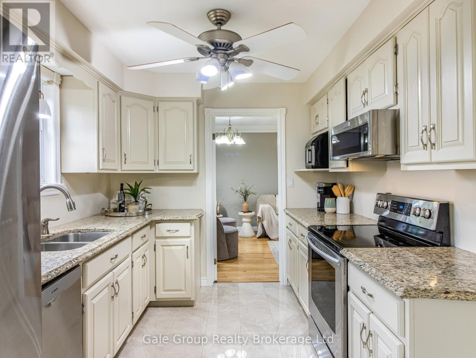 599 LANSDOWNE AVENUE Image 16