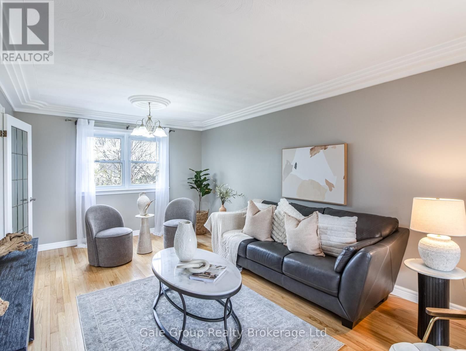 599 LANSDOWNE AVENUE Image 18