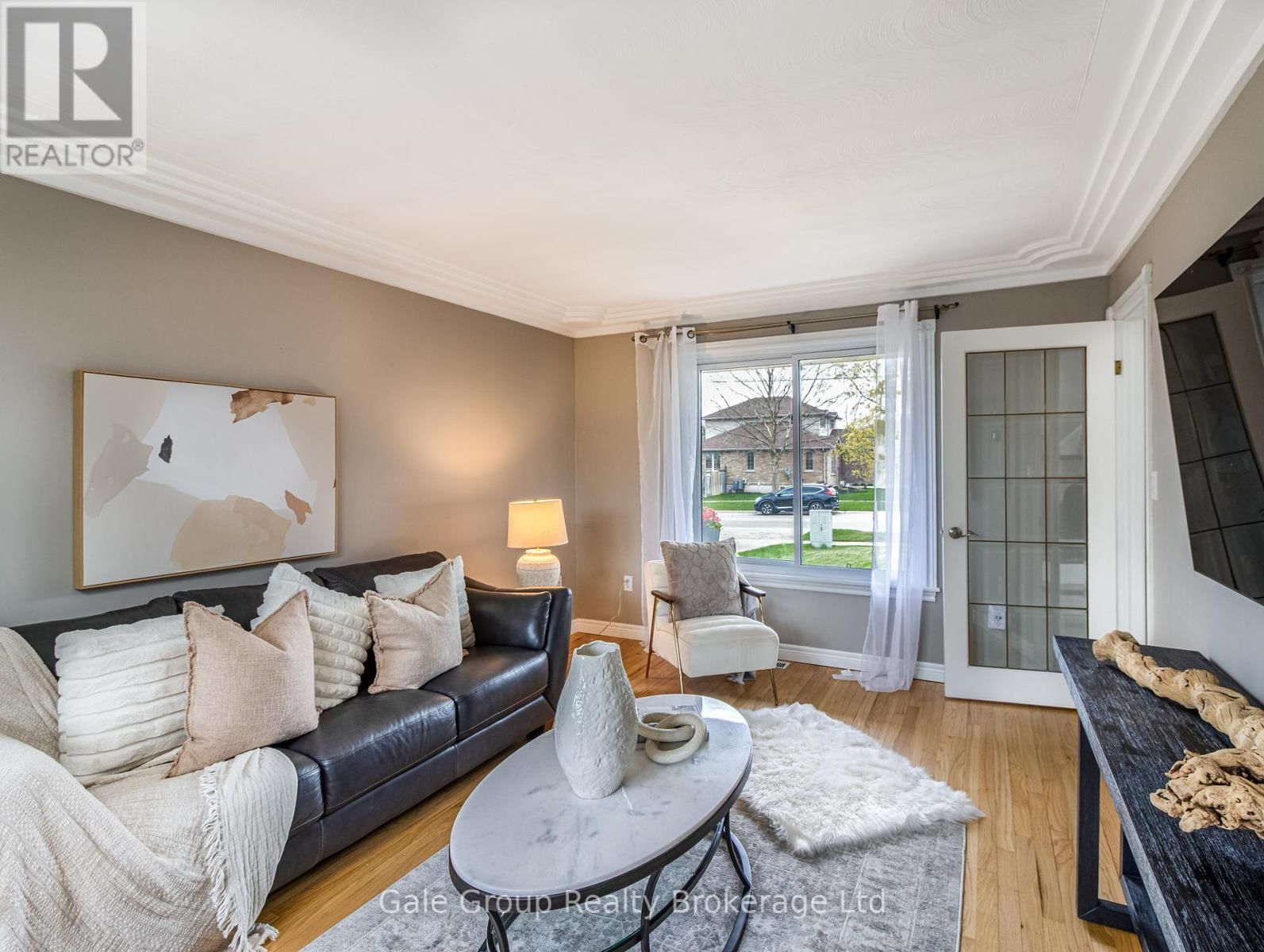 599 LANSDOWNE AVENUE Image 19