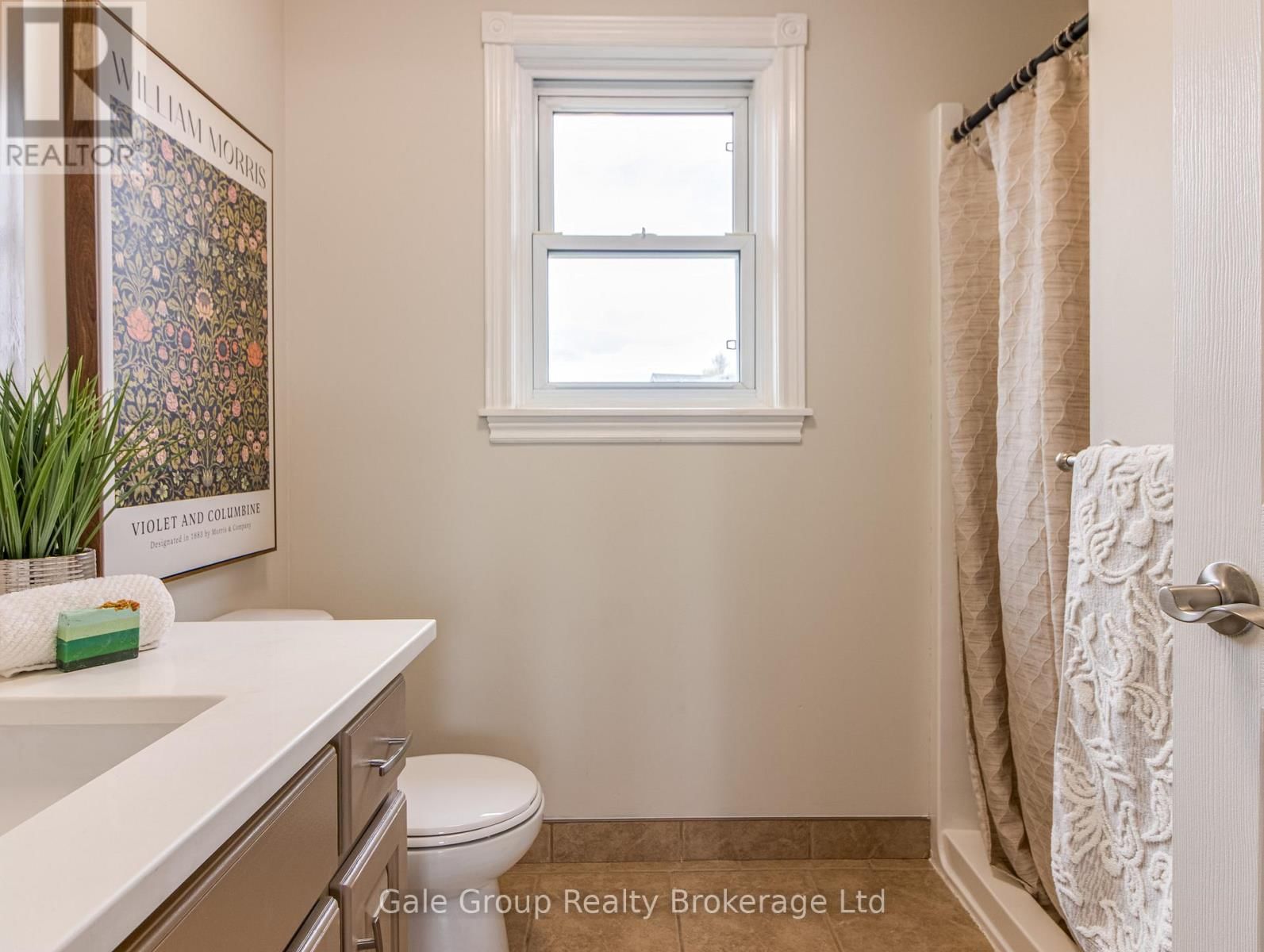599 LANSDOWNE AVENUE Image 31
