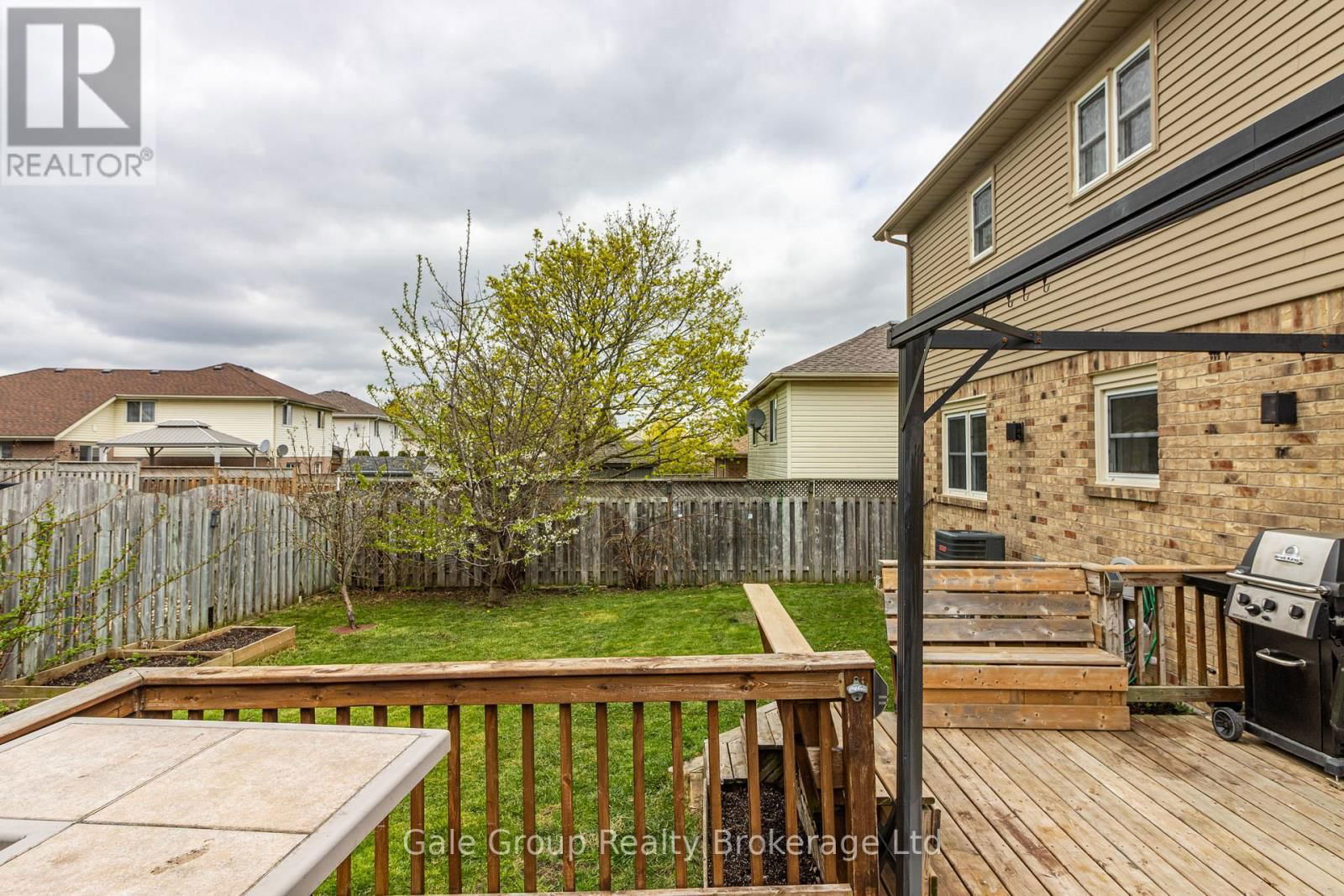 599 LANSDOWNE AVENUE Image 36