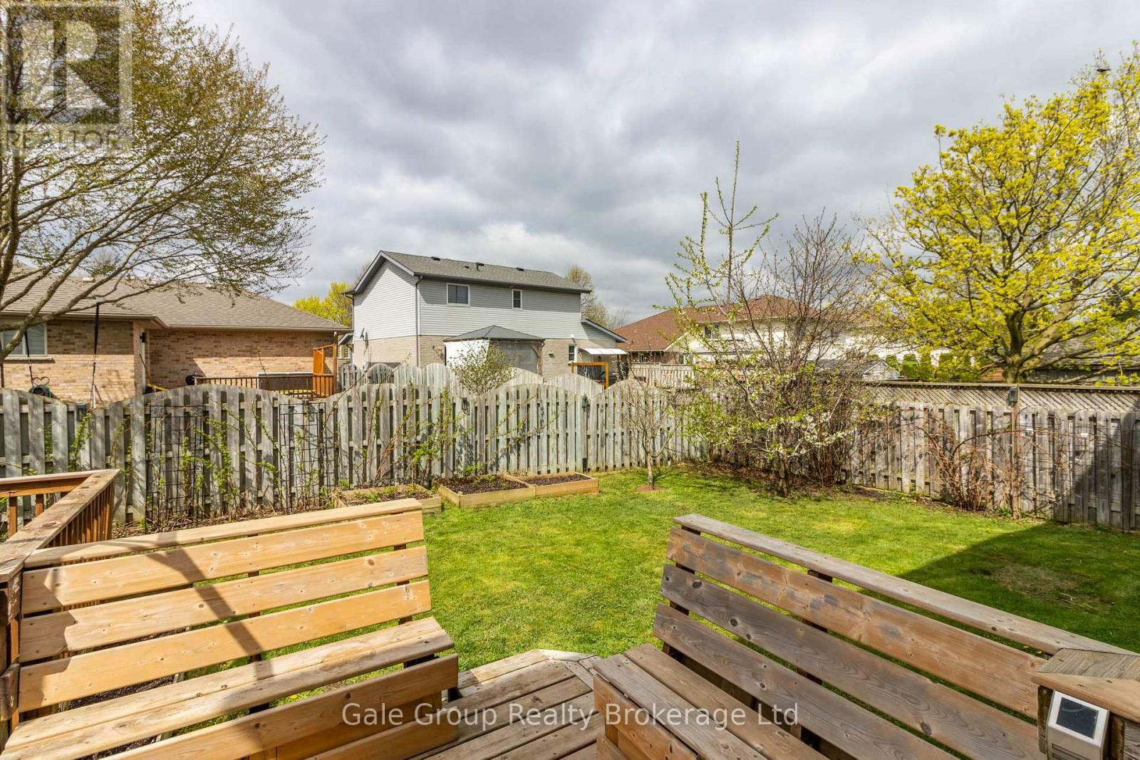 599 LANSDOWNE AVENUE Image 37