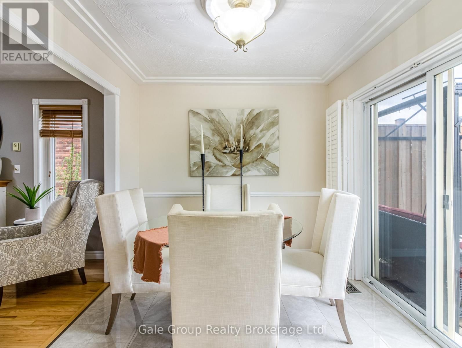 599 LANSDOWNE AVENUE Image 9