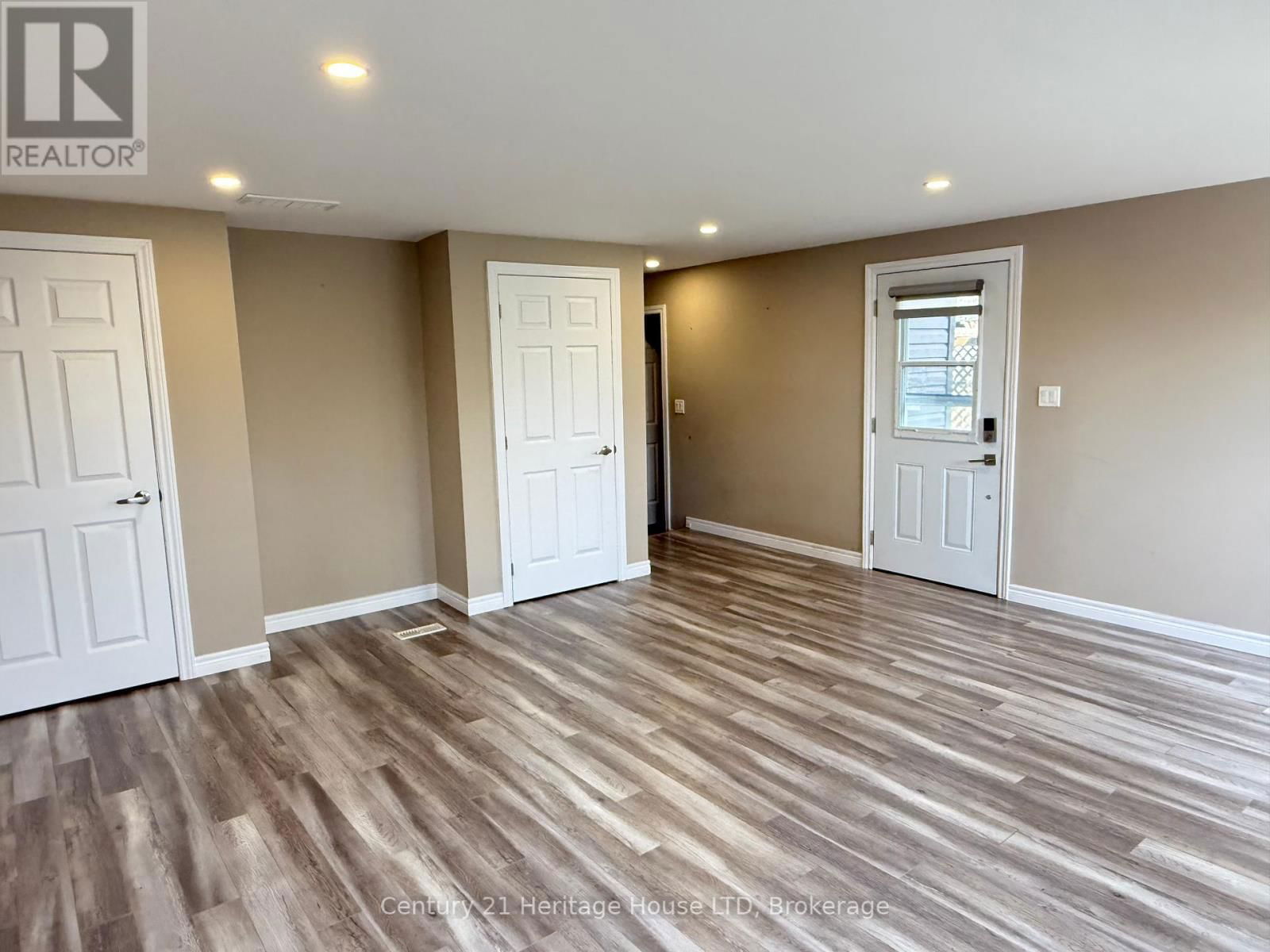 264 HENRIETTA STREET Image 11