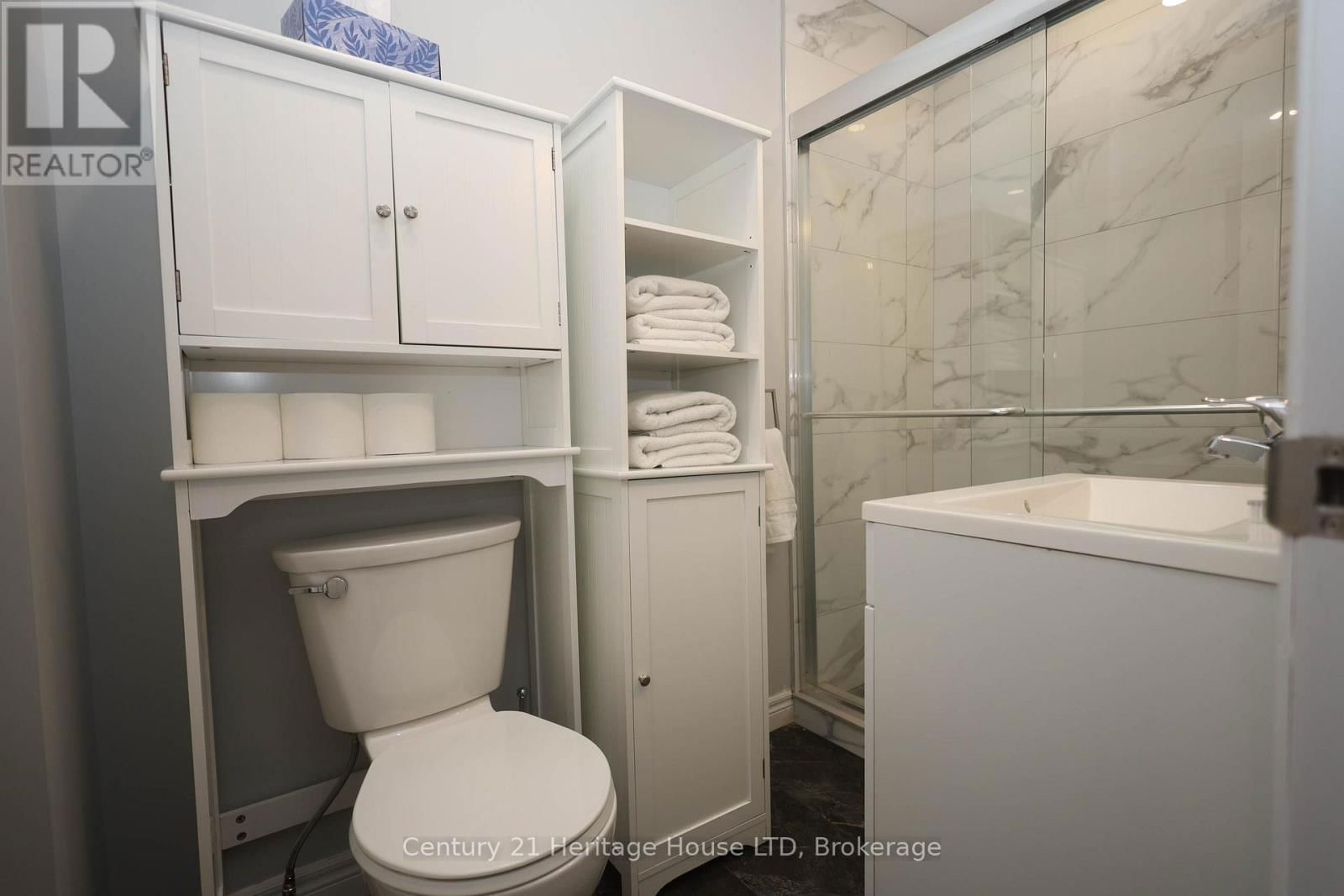 264 HENRIETTA STREET Image 13