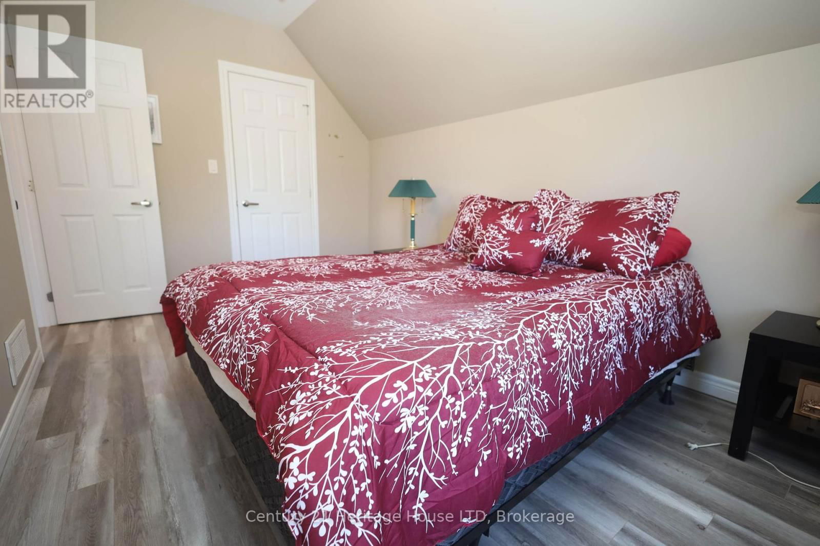 264 HENRIETTA STREET Image 16