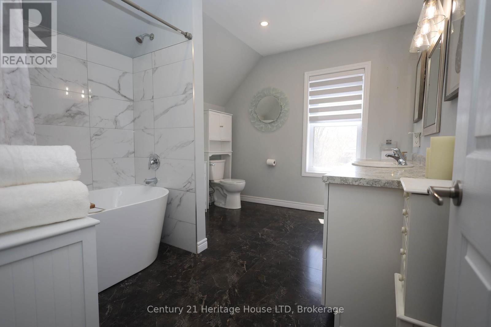 264 HENRIETTA STREET Image 19