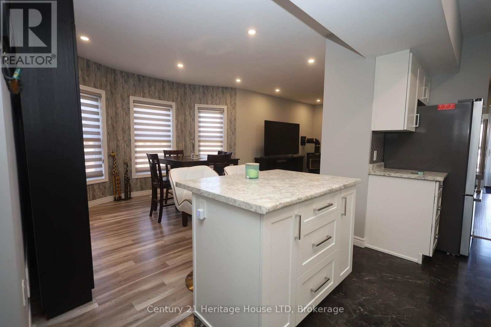 264 HENRIETTA STREET Image 6
