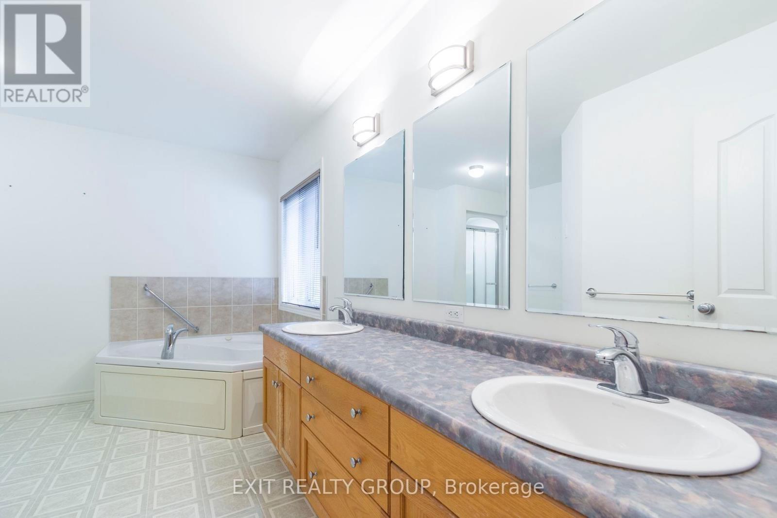 24 ALETHA DRIVE Image 21