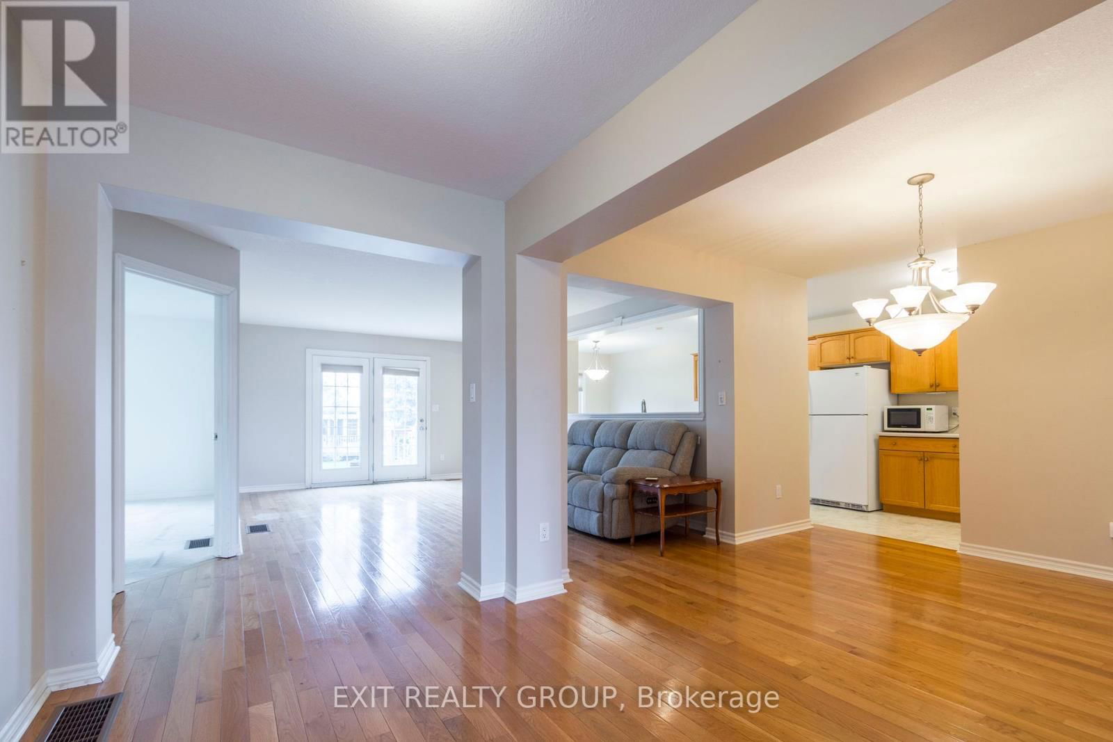 24 ALETHA DRIVE Image 5