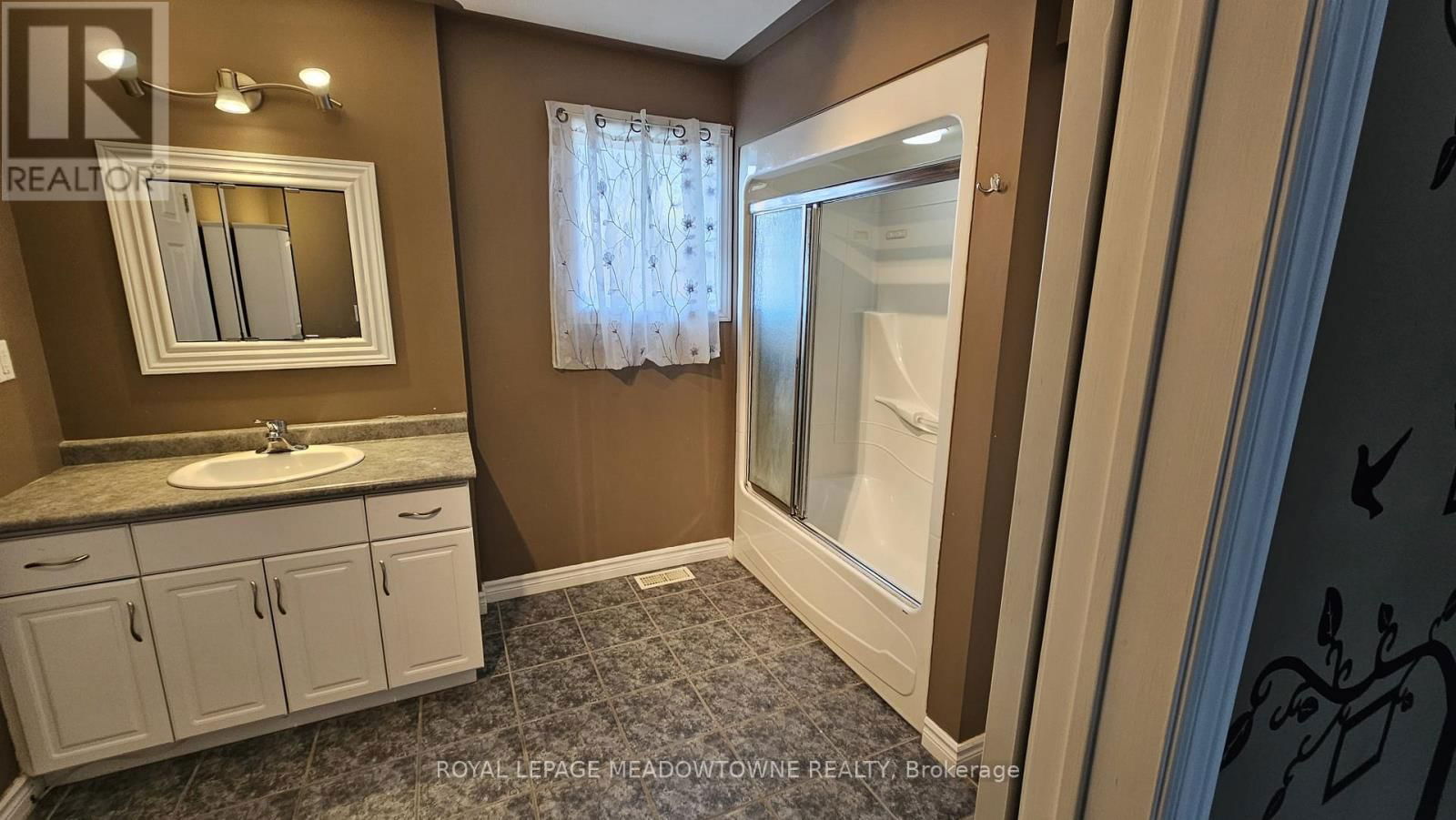 135 TAYLOR TRAIL Image 28