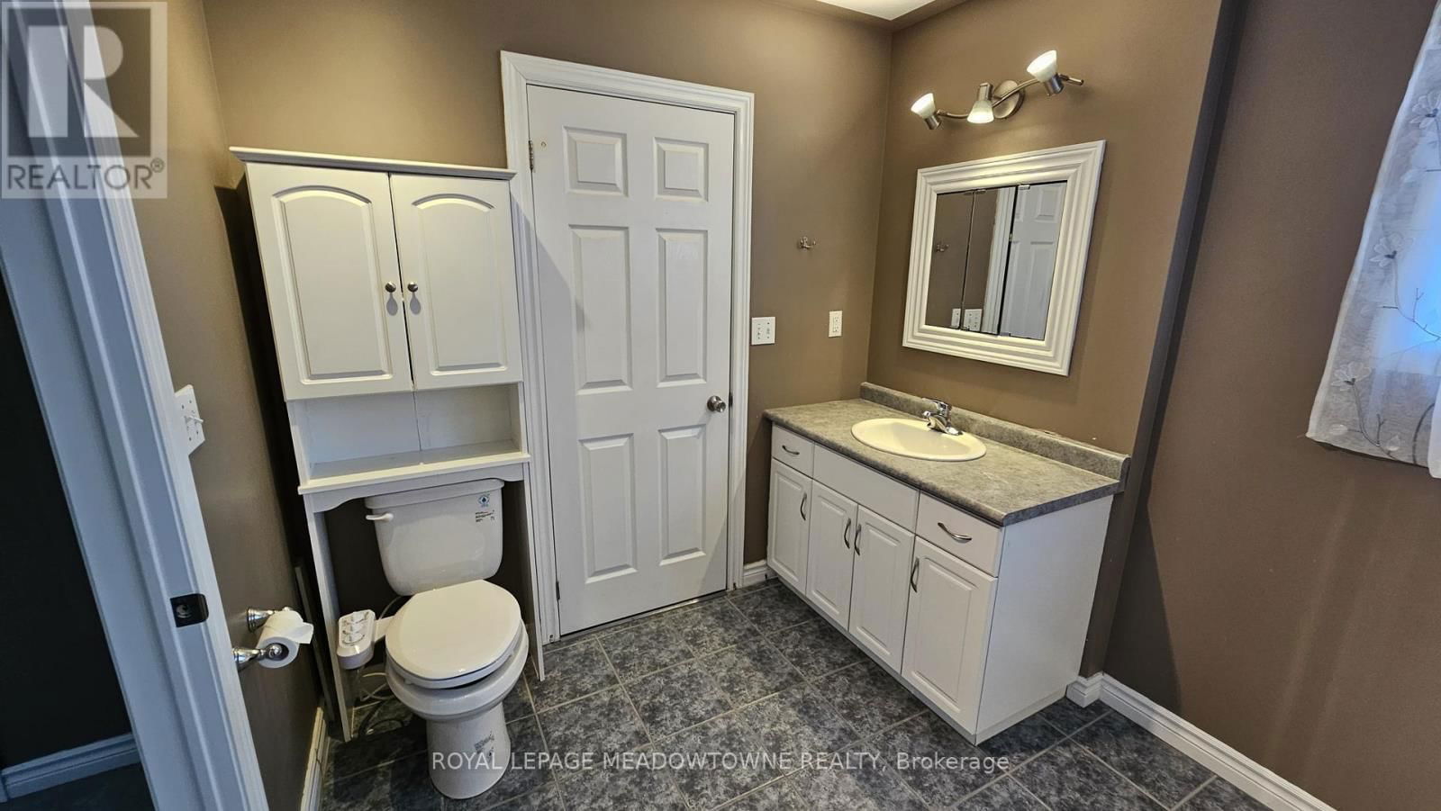 135 TAYLOR TRAIL Image 9
