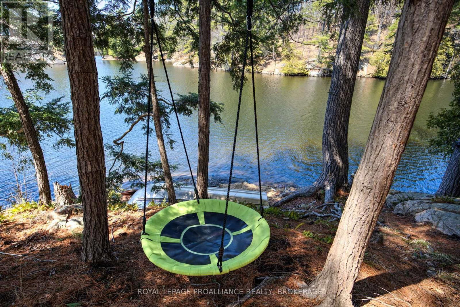 27 GOODS ISLAND Image 14