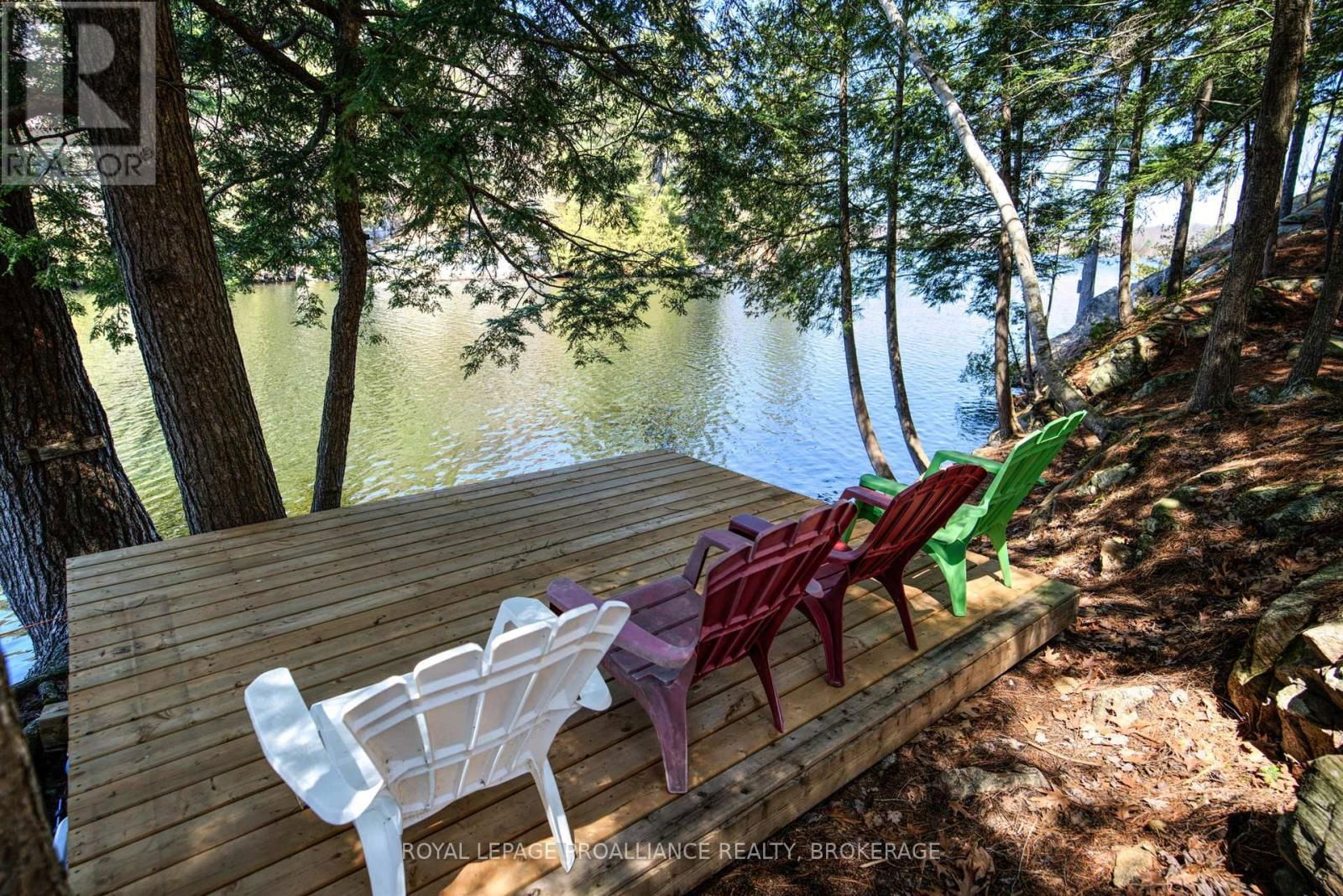 27 GOODS ISLAND Image 15