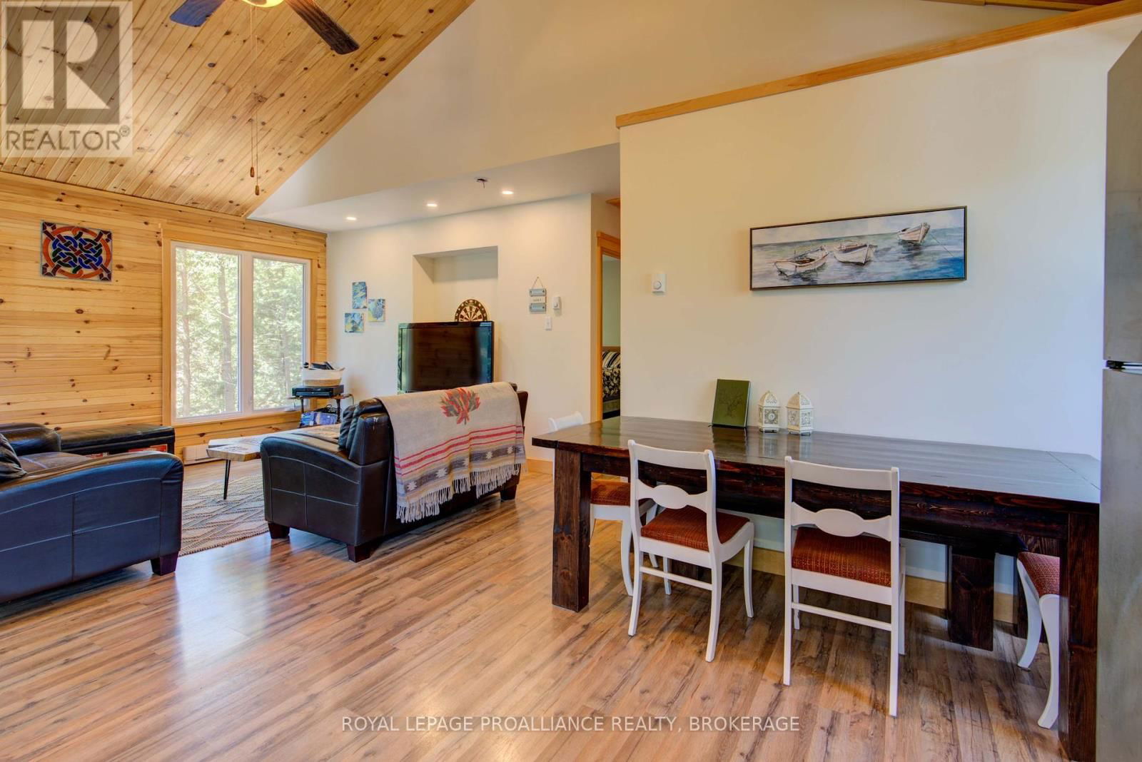 27 GOODS ISLAND Image 27