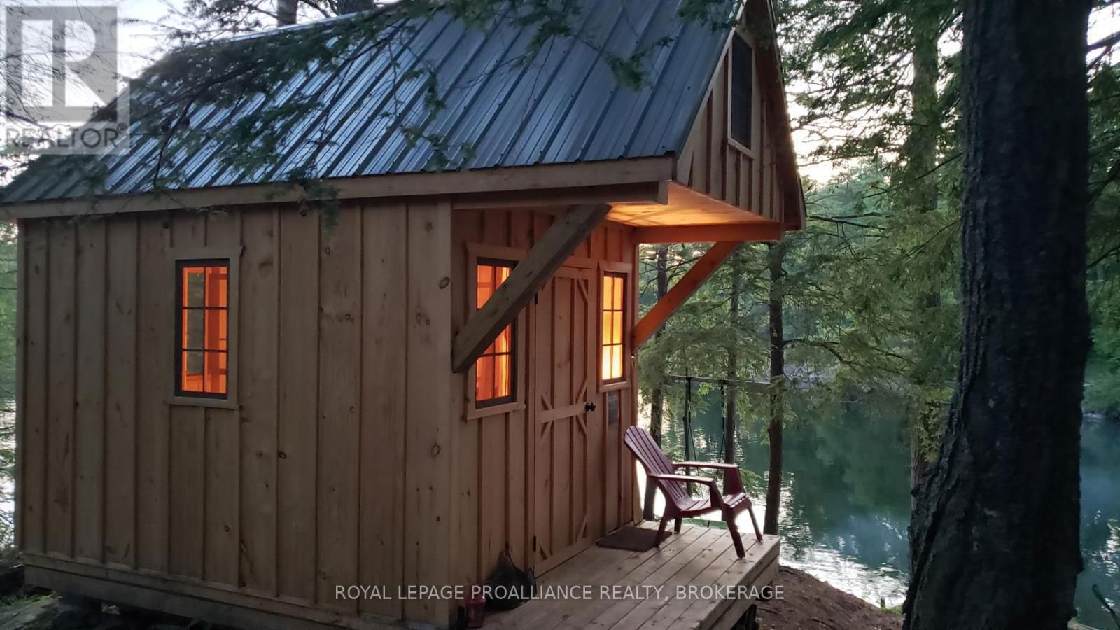 27 GOODS ISLAND Image 36