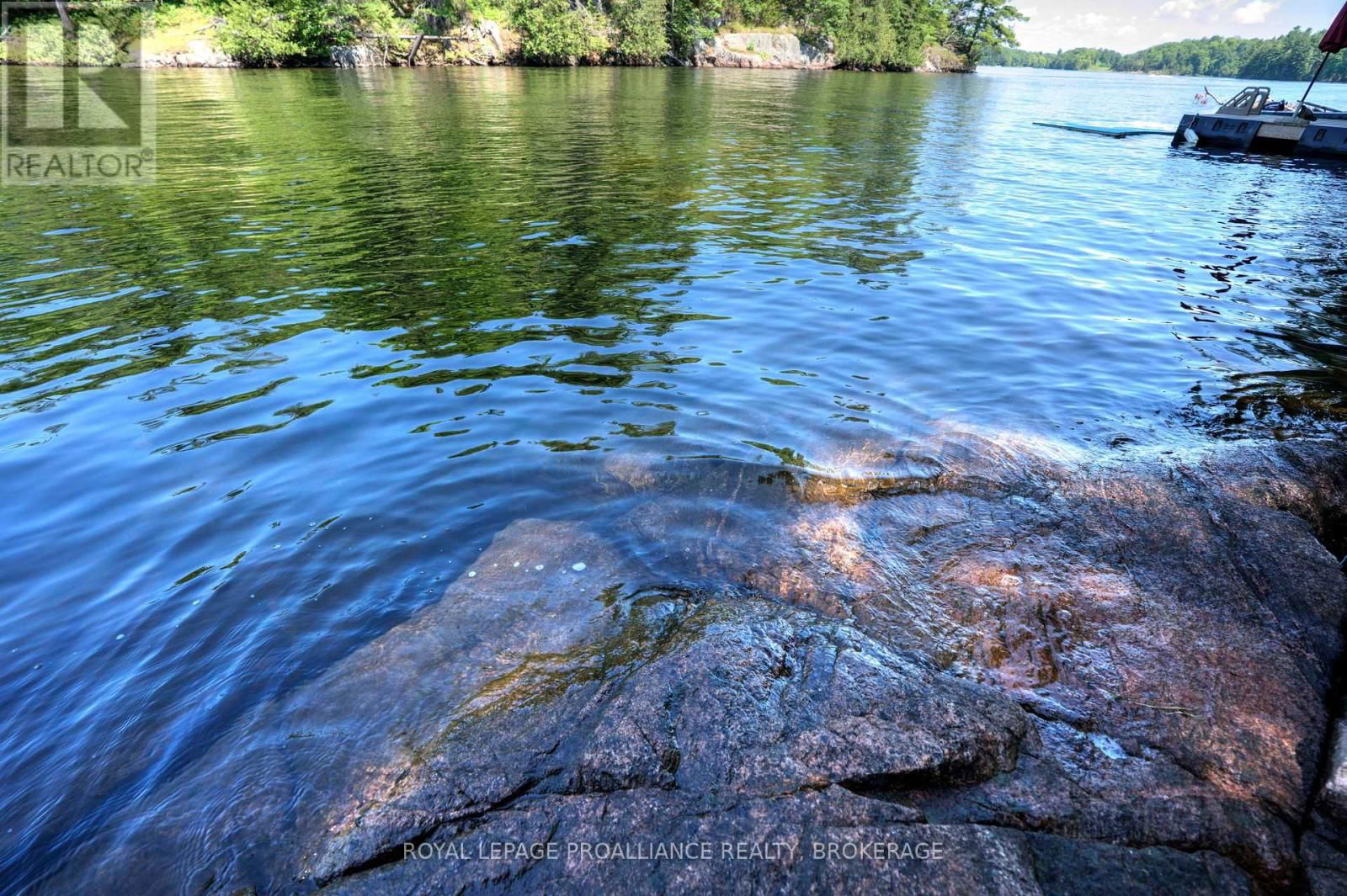 27 GOODS ISLAND Image 8