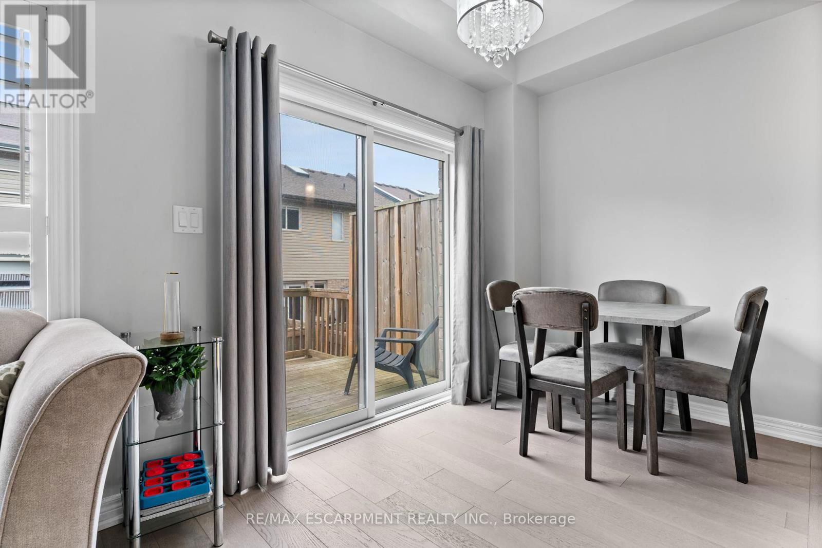20 - 377 GLANCASTER ROAD Image 12