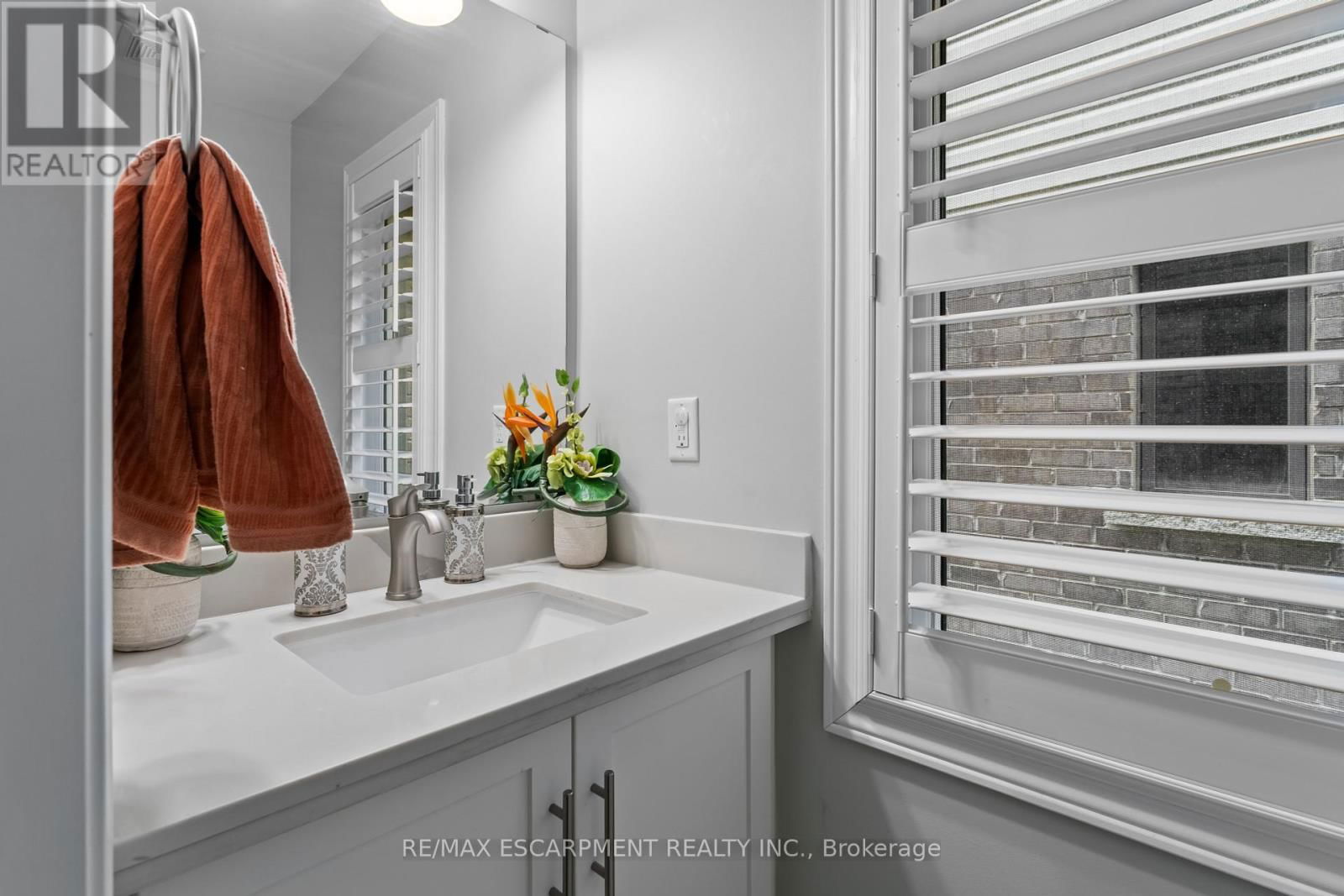 20 - 377 GLANCASTER ROAD Image 13