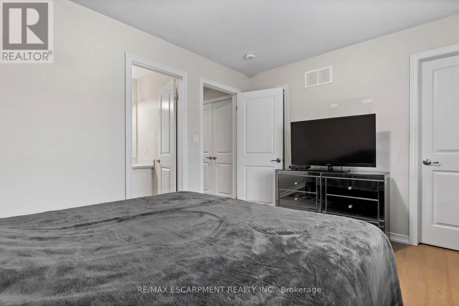20 - 377 GLANCASTER ROAD Image 15