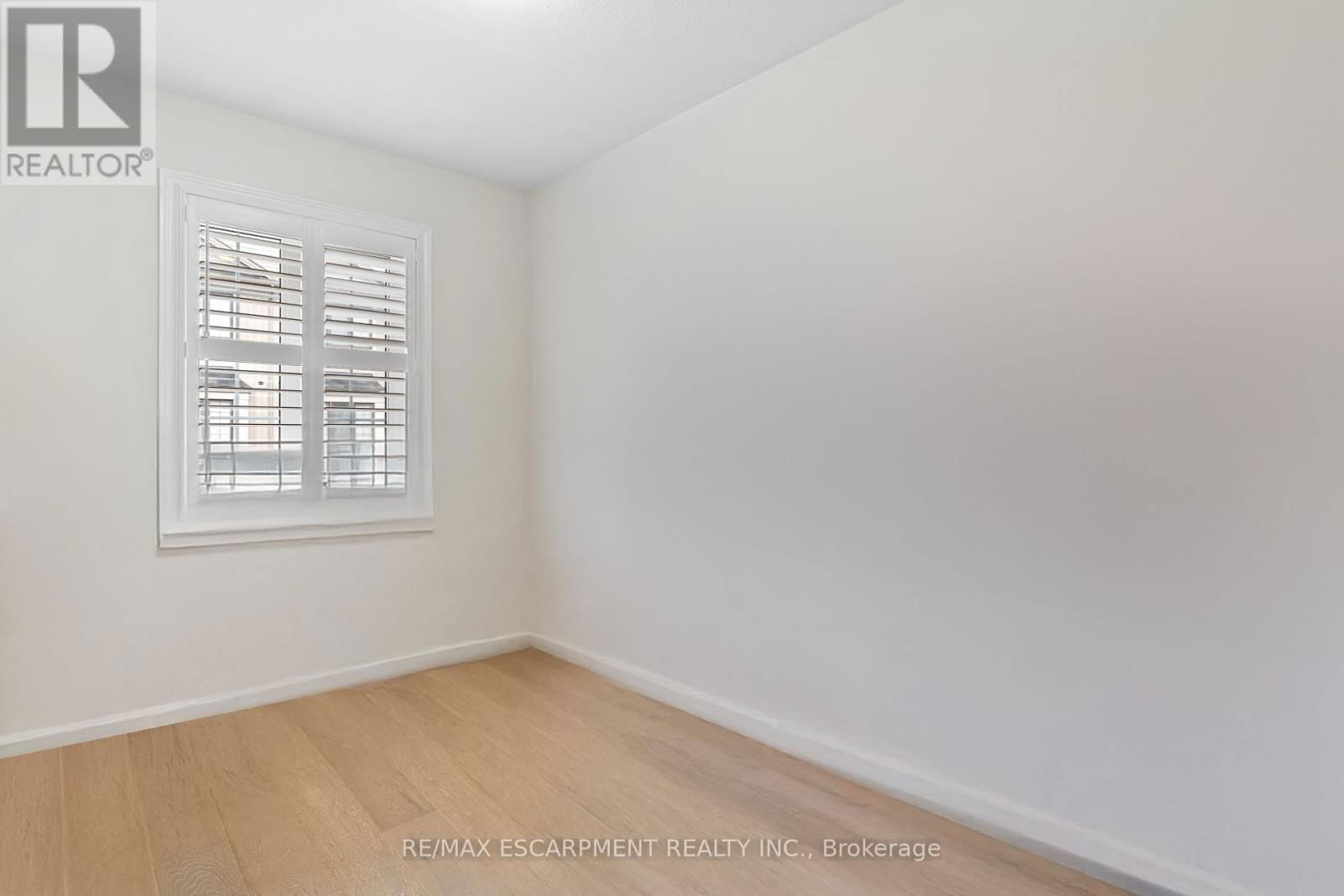 20 - 377 GLANCASTER ROAD Image 19