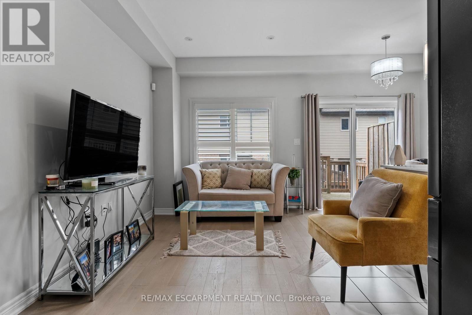 20 - 377 GLANCASTER ROAD Image 6