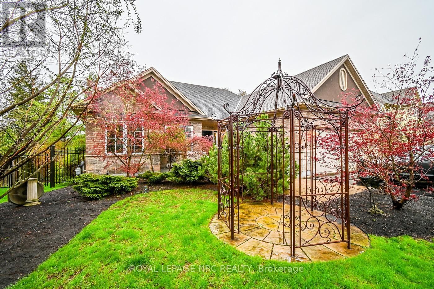 18 MARTHA COURT Image 4