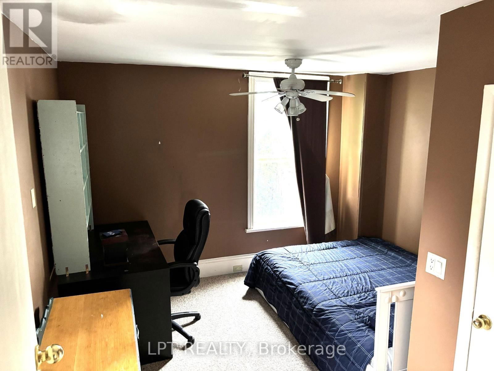 374 BARRIE STREET Image 19