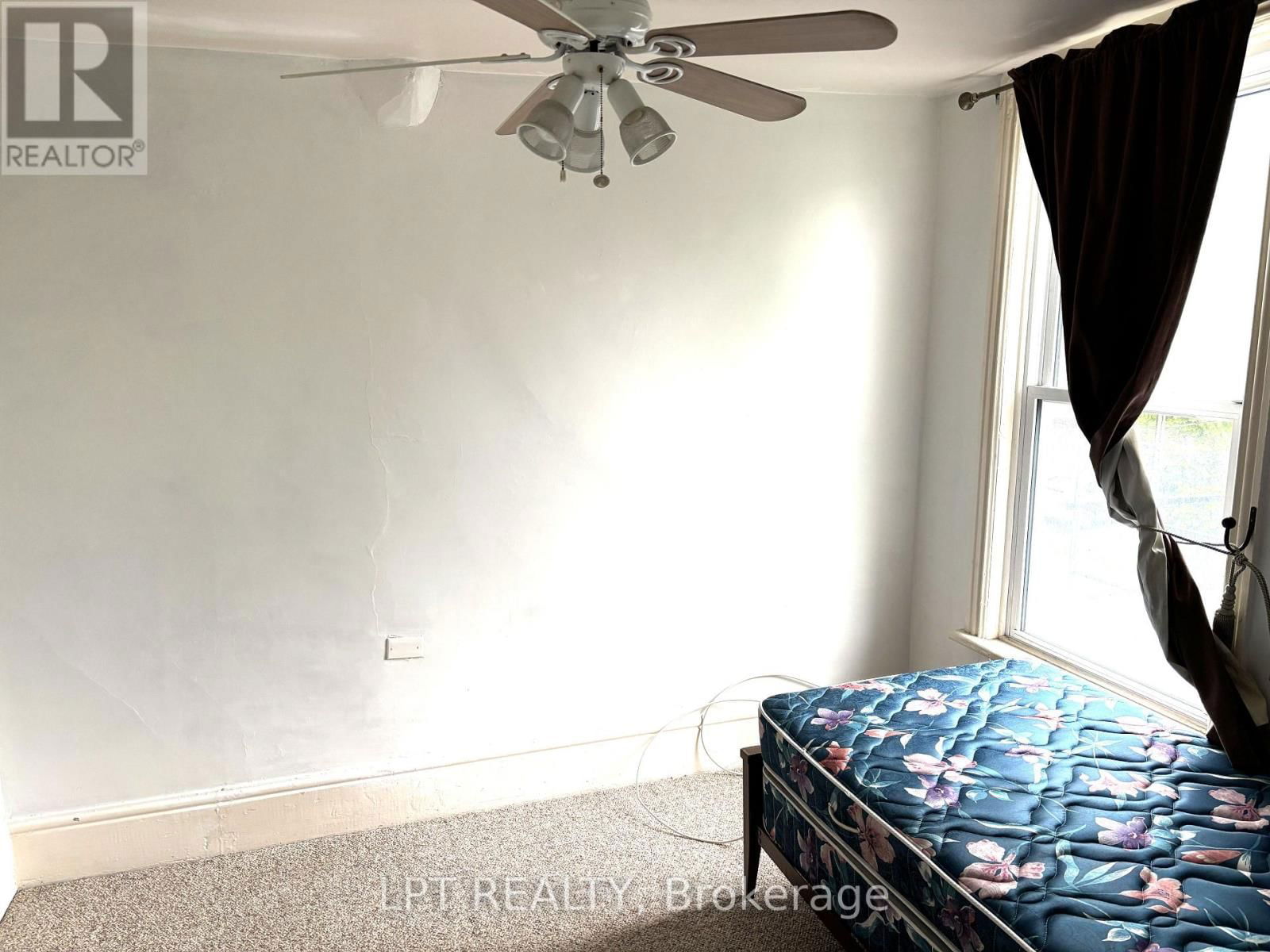 374 BARRIE STREET Image 20