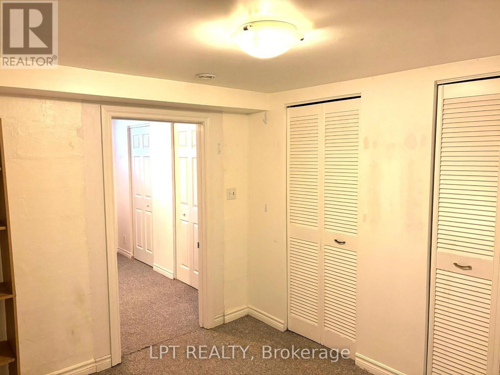 374 BARRIE STREET Image 22