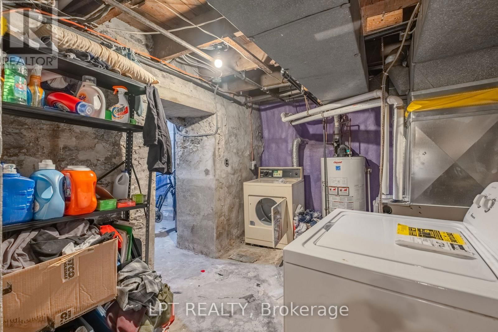 374 BARRIE STREET Image 27