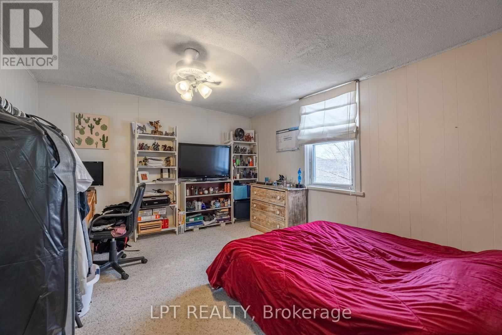 374 BARRIE STREET Image 30