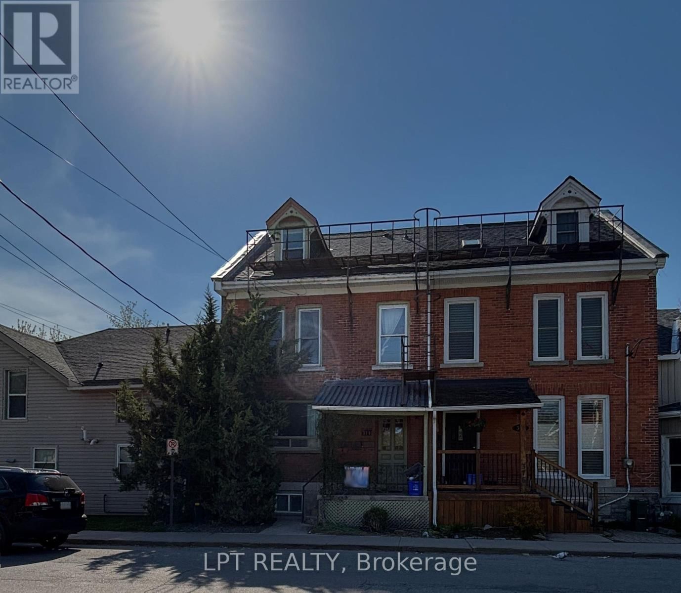 374 BARRIE STREET Image 41