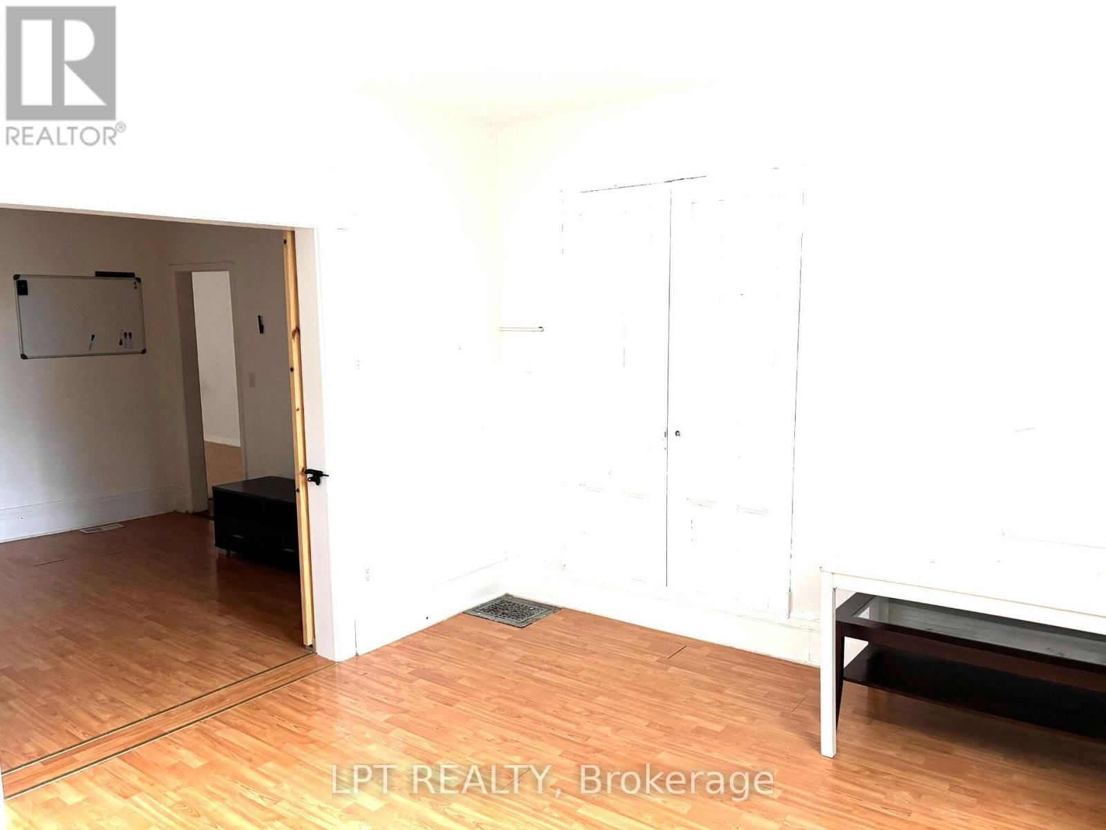 374 BARRIE STREET Image 6