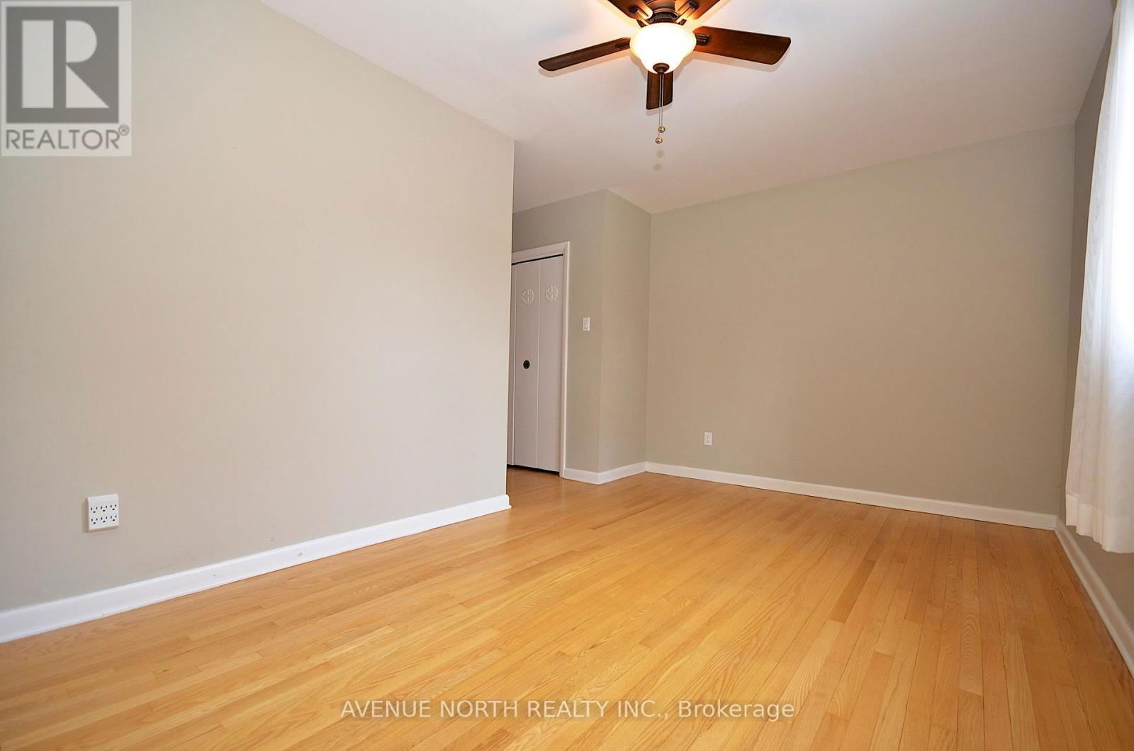 866 CLAUDE STREET Image 13