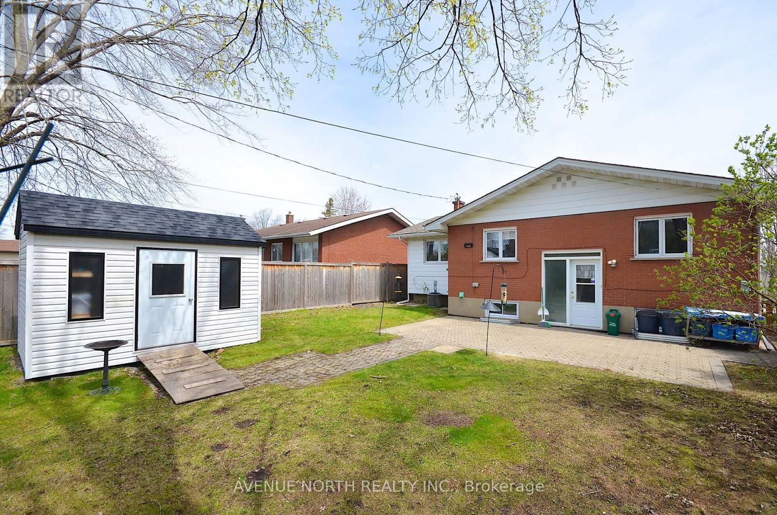 866 CLAUDE STREET Image 27