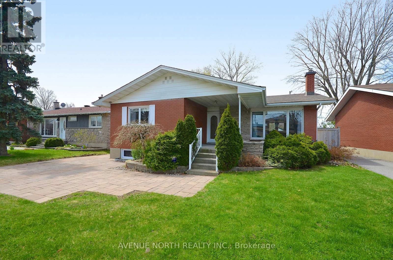 866 CLAUDE STREET Image 3