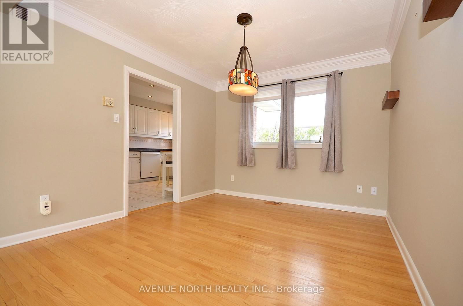 866 CLAUDE STREET Image 6