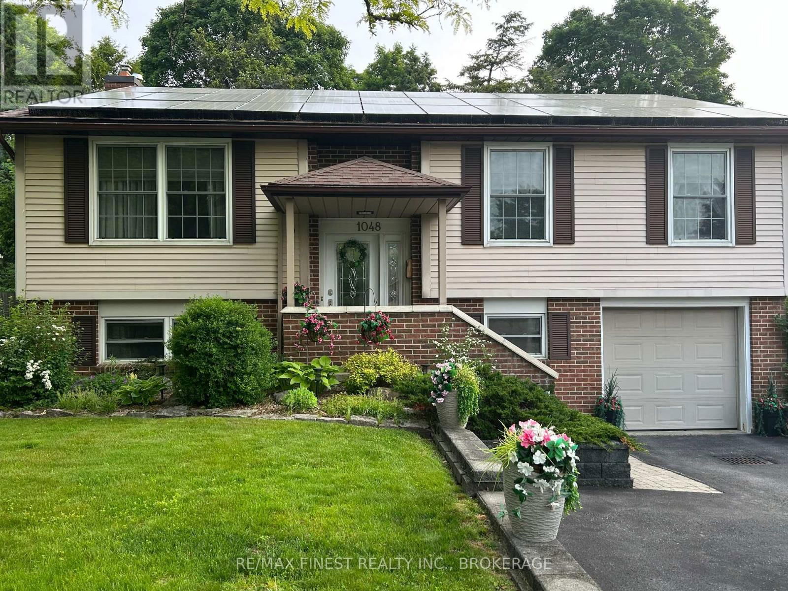 1048 BAUDER CRESCENT Image 1