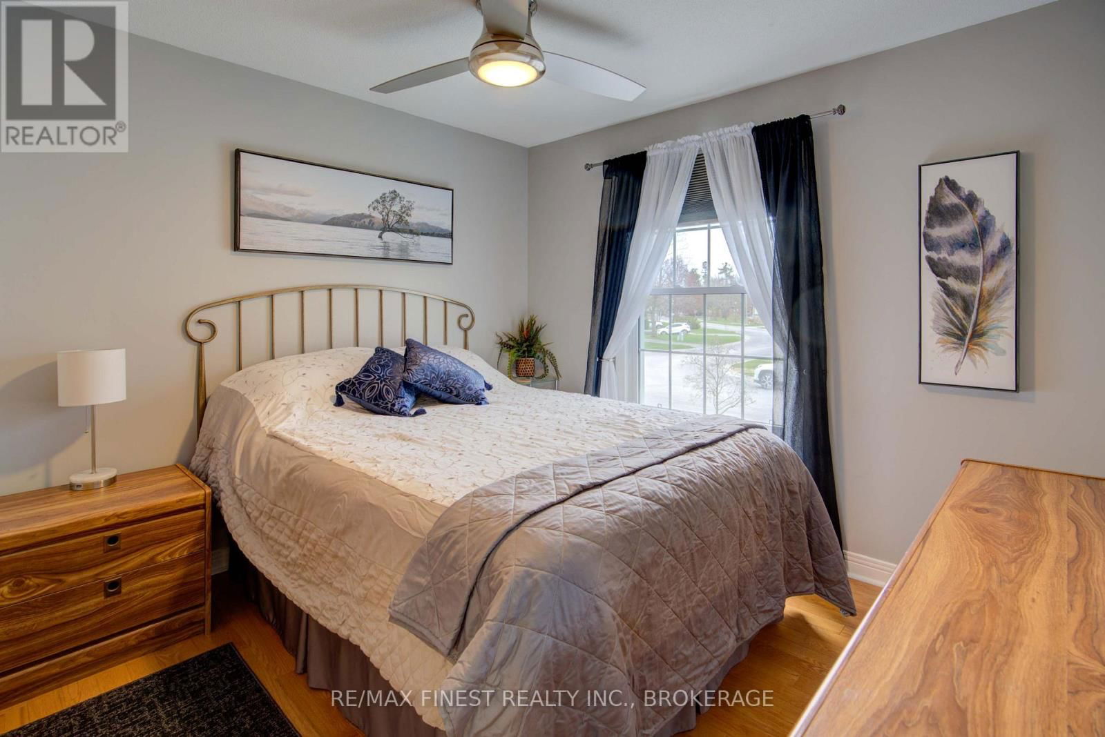 1048 BAUDER CRESCENT Image 20