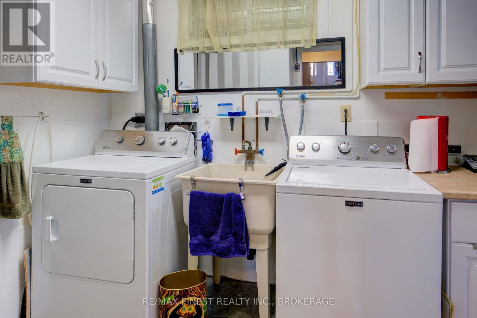 1048 BAUDER CRESCENT Image 27